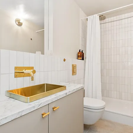 Downtown Baldursbra - Two Bedroom * Reykjavik